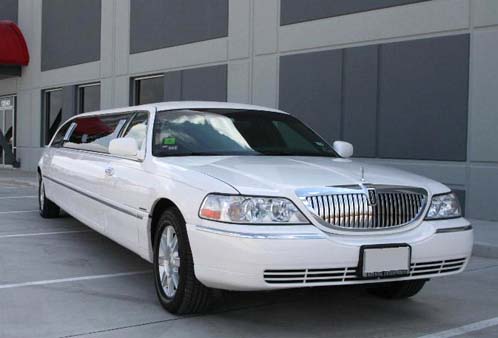 Lincoln
                  Stretch Limousine rent