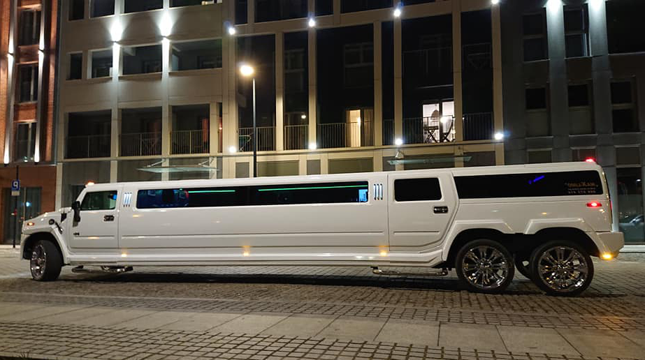 Hummer Double Axle limouisne Gdansk Airport