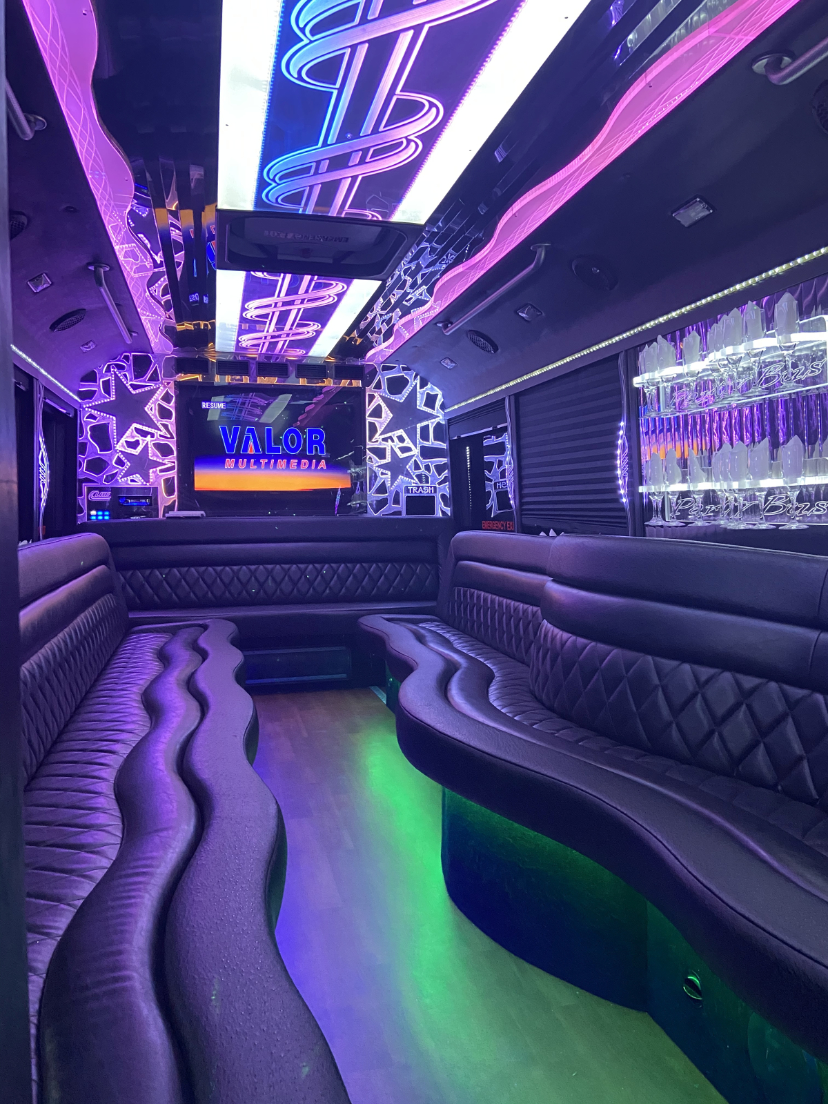 Party Bus
                          stretch limousine hire Warsaw Airport