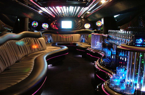 15 passenger Hummer
                  limo hire Krakow Airport interior