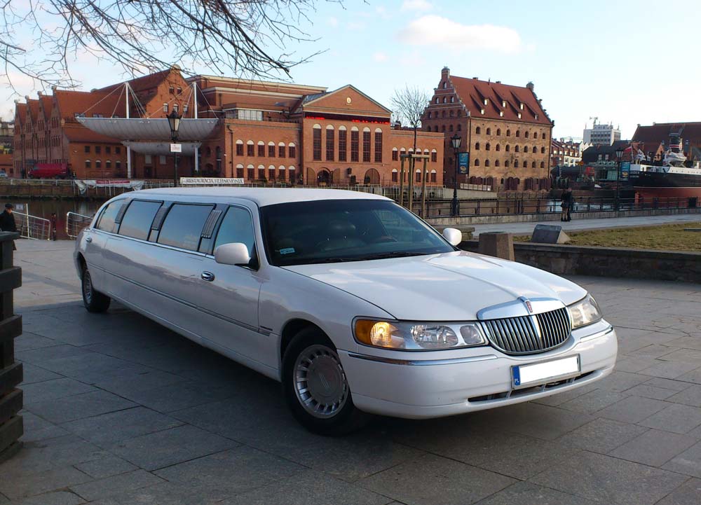 biały Lincoln limuzyna Gdańsk
                    Sopot